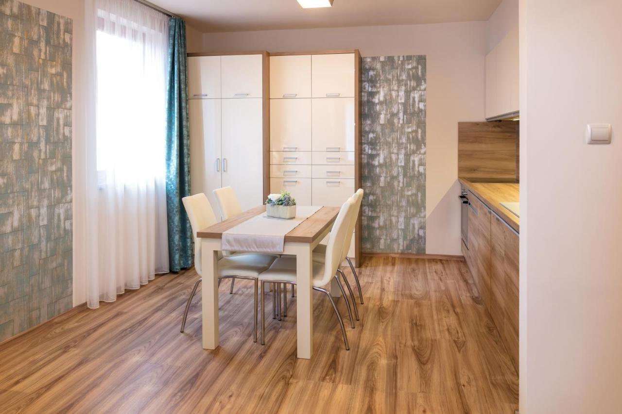 Foter Rezidencia Διαμέρισμα Γκιόρ Εξωτερικό φωτογραφία